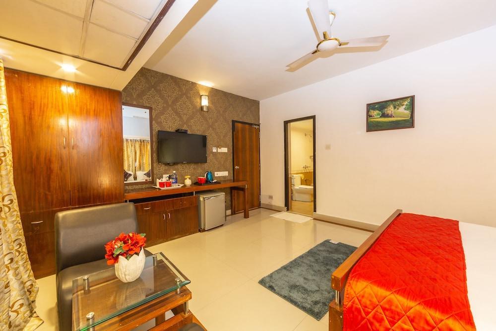Treebo Trend Time Square Marine Drive Hotel Kochi Kültér fotó