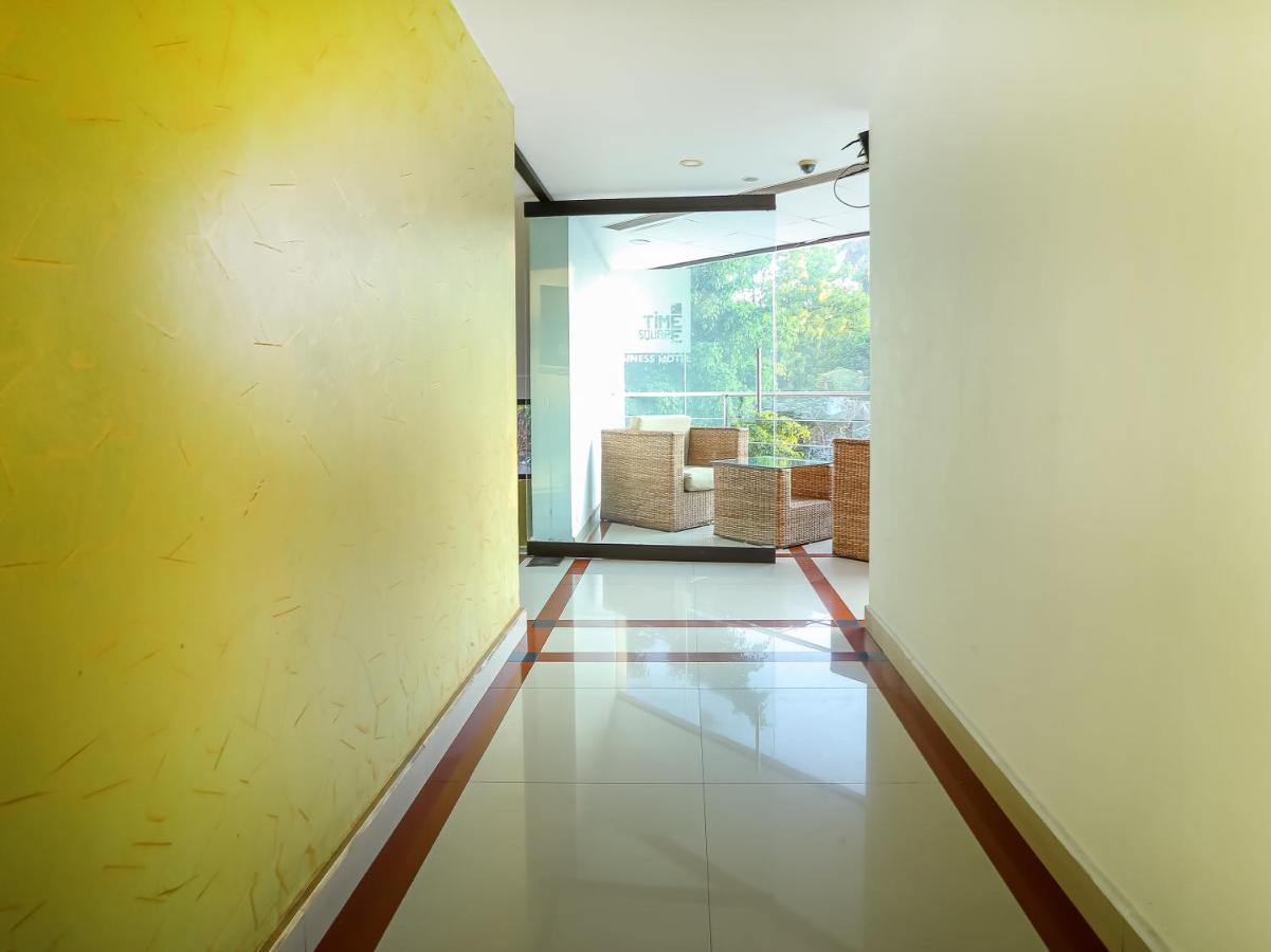 Treebo Trend Time Square Marine Drive Hotel Kochi Kültér fotó