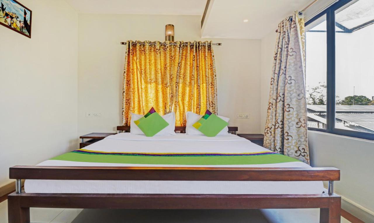 Treebo Trend Time Square Marine Drive Hotel Kochi Kültér fotó