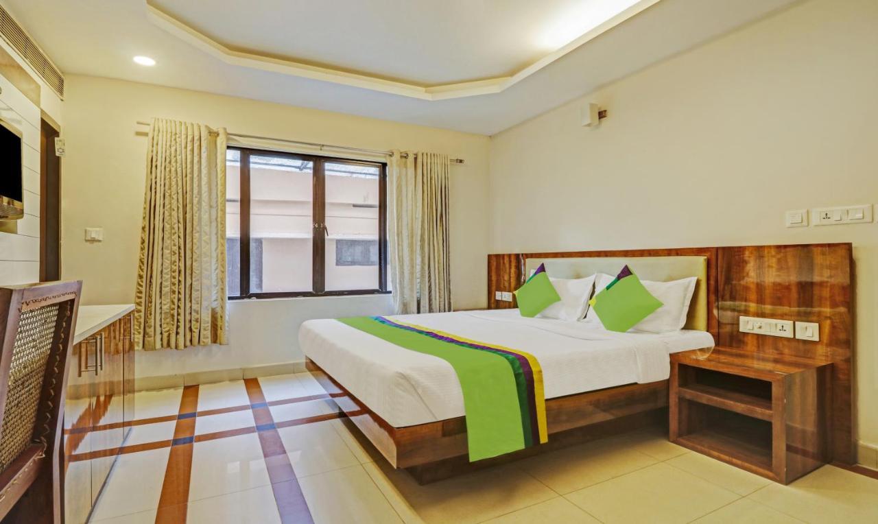Treebo Trend Time Square Marine Drive Hotel Kochi Kültér fotó