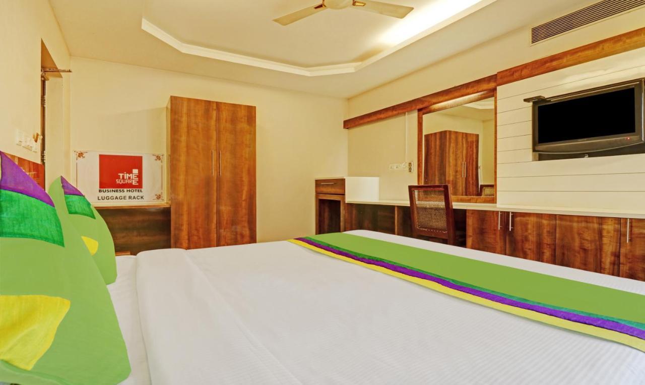 Treebo Trend Time Square Marine Drive Hotel Kochi Kültér fotó