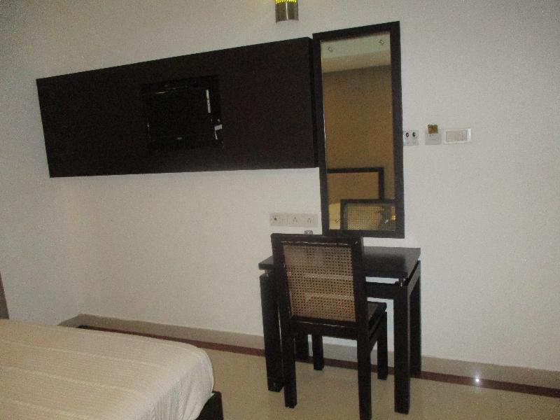 Treebo Trend Time Square Marine Drive Hotel Kochi Kültér fotó