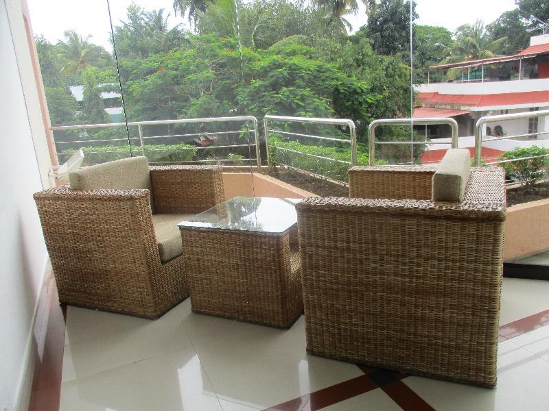 Treebo Trend Time Square Marine Drive Hotel Kochi Kültér fotó