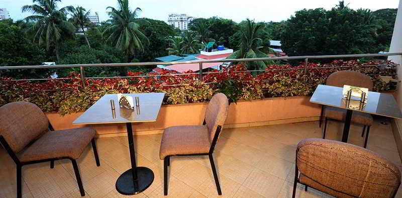 Treebo Trend Time Square Marine Drive Hotel Kochi Kültér fotó
