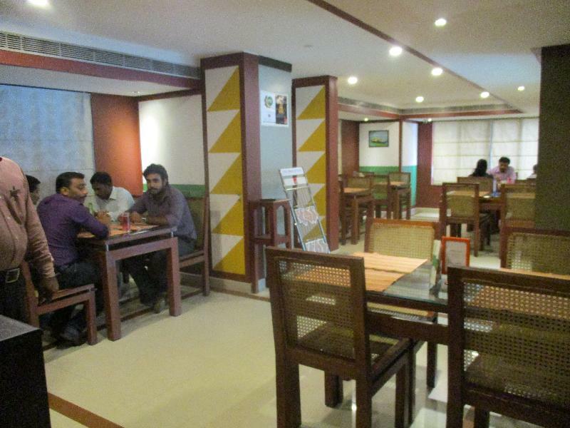 Treebo Trend Time Square Marine Drive Hotel Kochi Kültér fotó